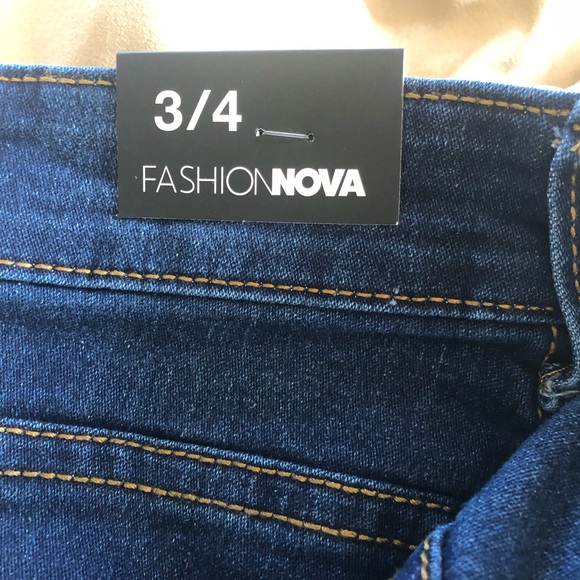Fashion Nova jeans - Picture 3 of 4